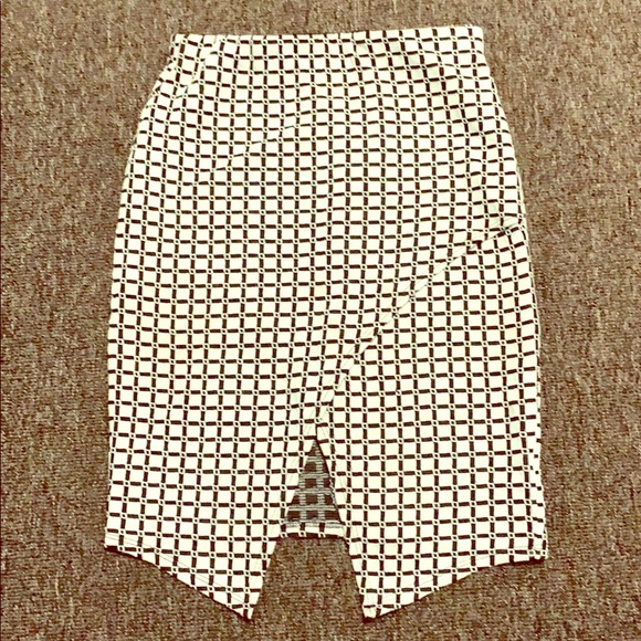 Papaya Dresses & Skirts - Asymmetrical front slit skirt size S